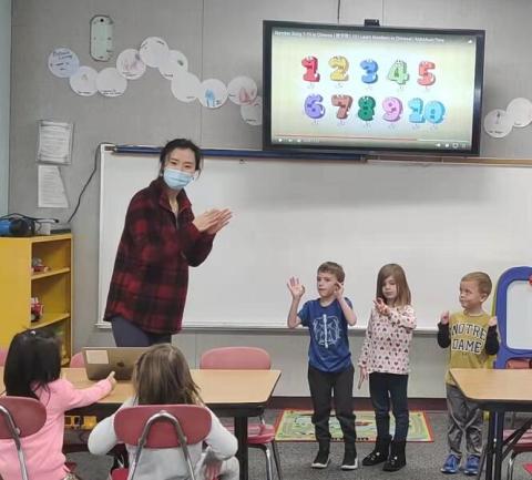 By the end of the class,students will be able to  1.Count 1-6 in Chinese; 2.Sing the numbers song; 3.Listen and read the numbers 1-6 in Chinese.